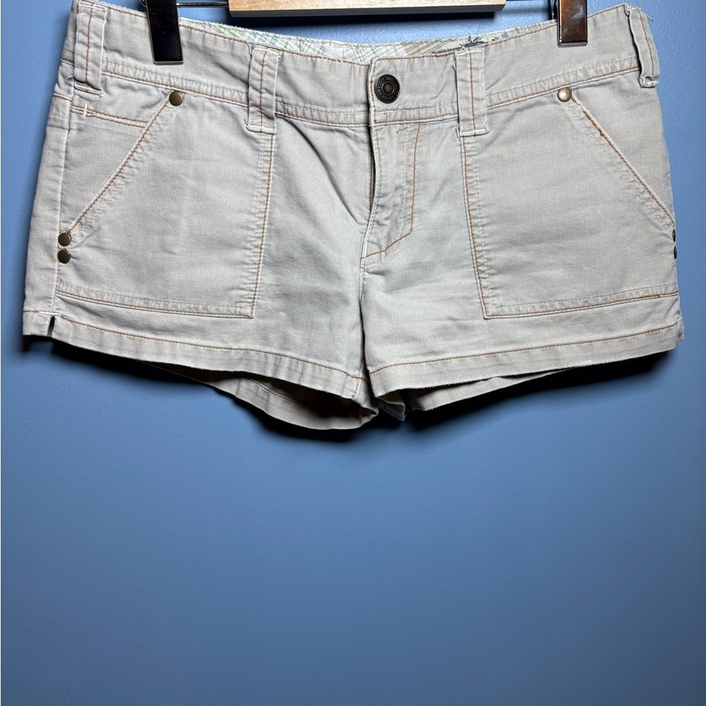 American Eagle Outfitters Light Tan Cargo Shorts